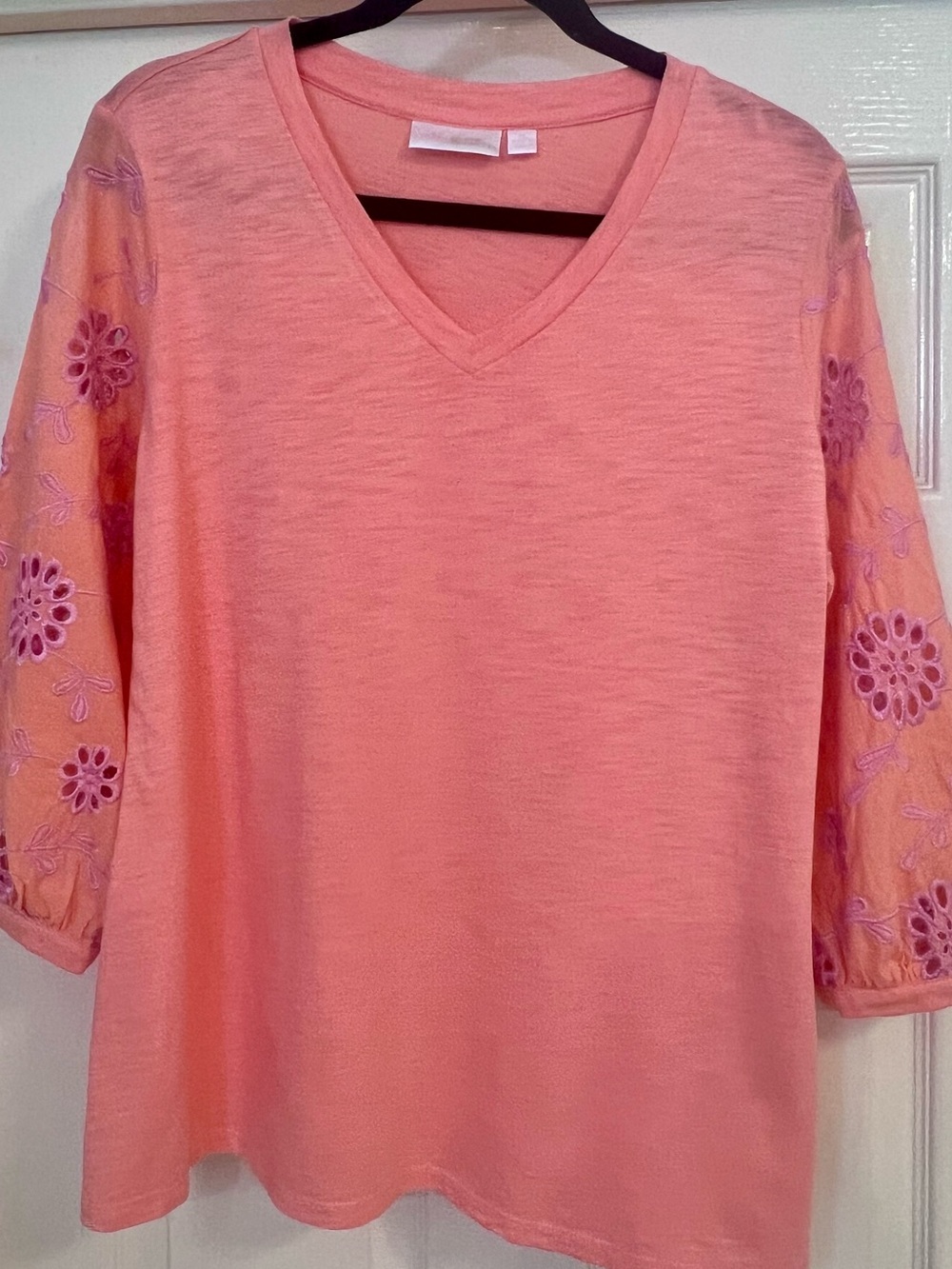 🧡🌸 Belle by Kim Gravel Contrast Eyelet Top – Orange/Lilac 3/4 Sleeves Size M🌸🧡 - Picture 1 of 5